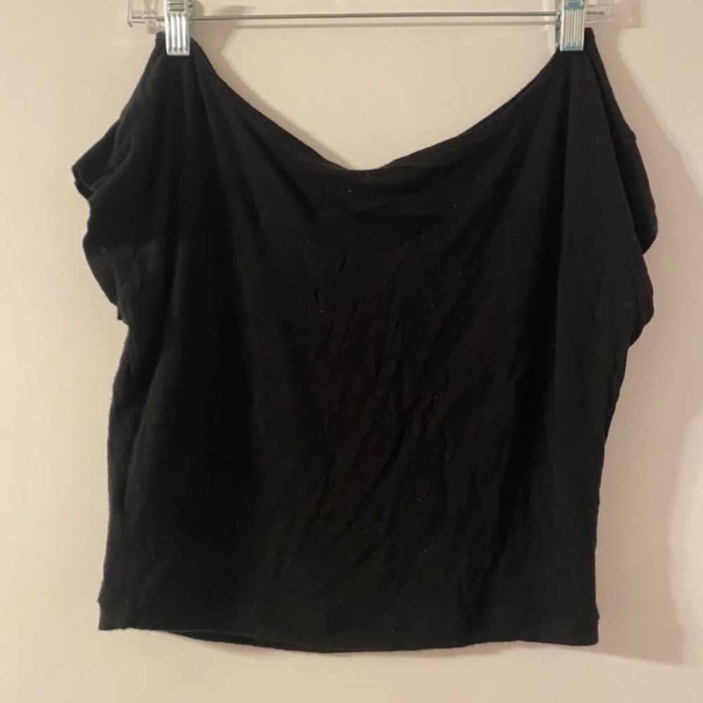 Black athletic crop top